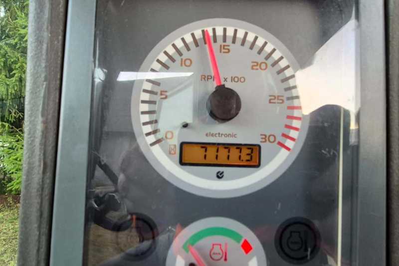 OmecoHub - Immagine KOMATSU WB93R-5